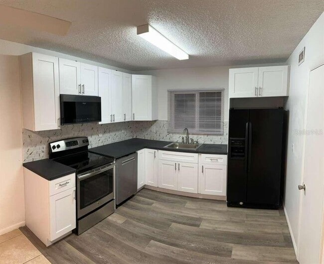 Photo - 1000 Lake of the Woods Blvd Unidad 205H