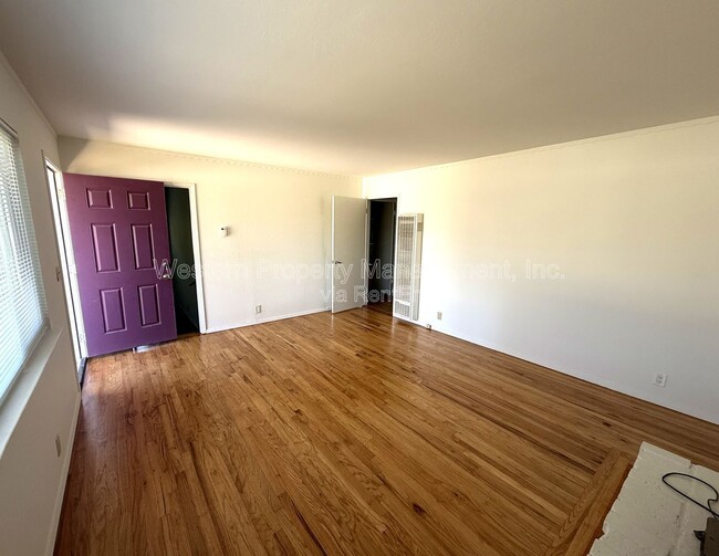 Photo - 4610 Garnet St
