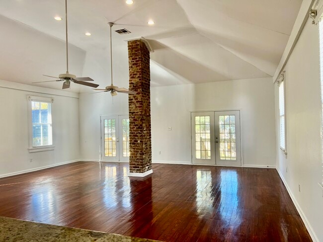 Photo - 1817 S Rendon St