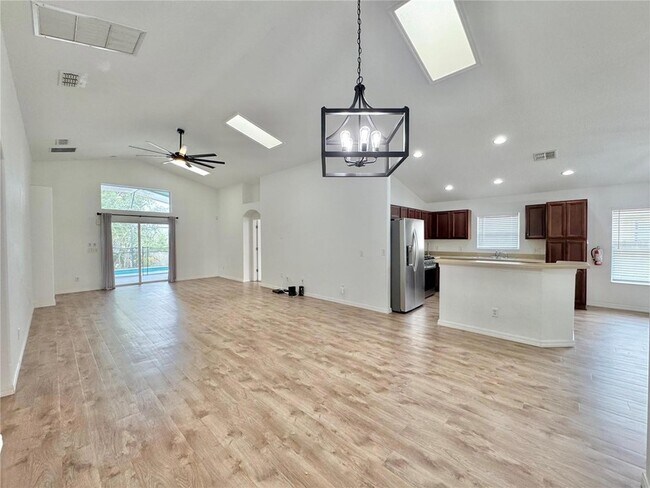 502 Viola Dr