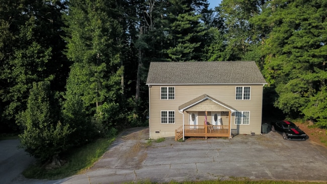 Photo - 97 Taylor Rae