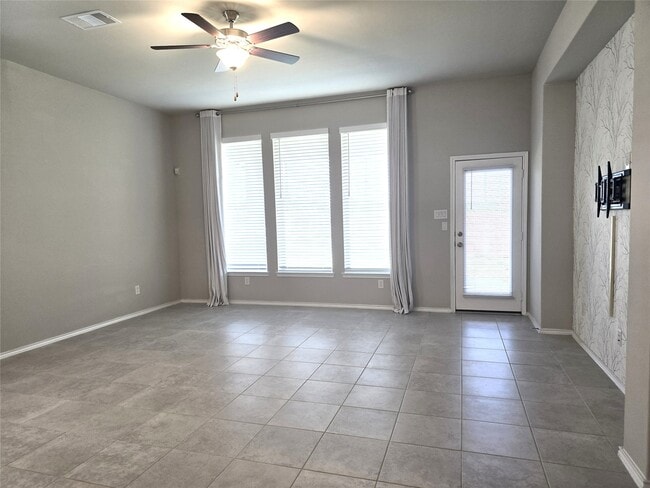 Photo - 8711 Fox Trail Dr