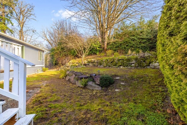 Photo - 1014 Crest Pl