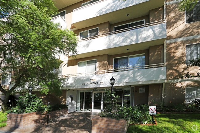 Photo - Almont Chateau