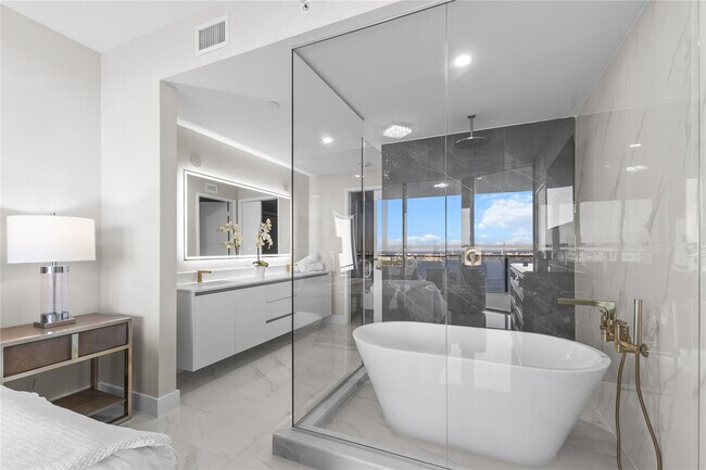 Photo - 700 NE Miami Pl Unit 4501