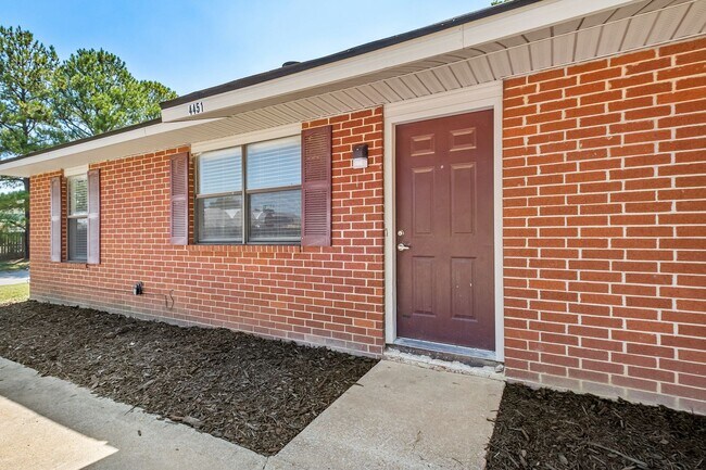 Photo - Newly Renovated Duplex in West Fayetteville!