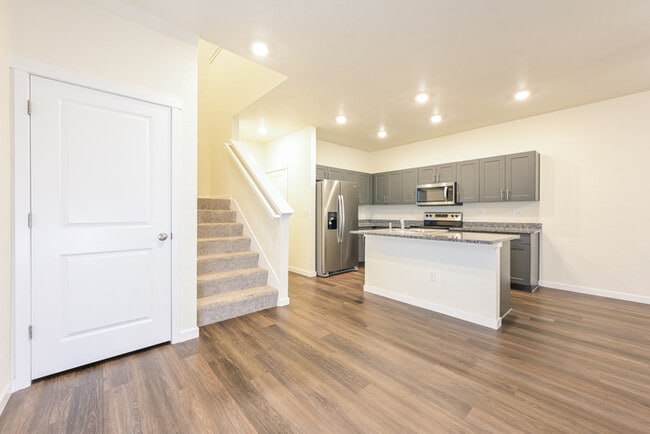 Photo - 13447 Oneida Ln