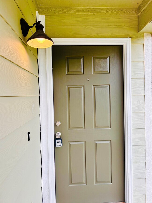 Photo - 8134 Sanders Forest Ct
