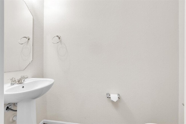 Photo - 13014 Carswell St