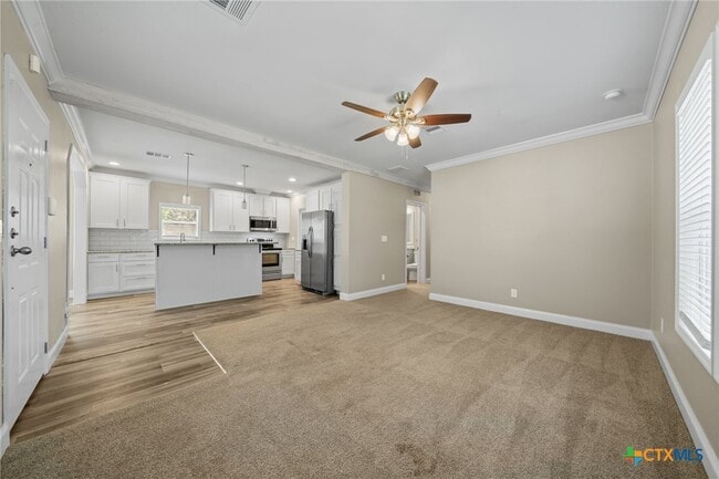 711 La Cresta Dr