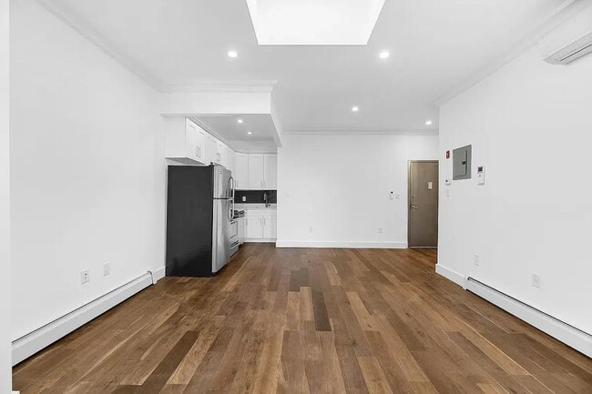 Building Photo - 3 bedroom in Brooklyn NY 11237 Rental