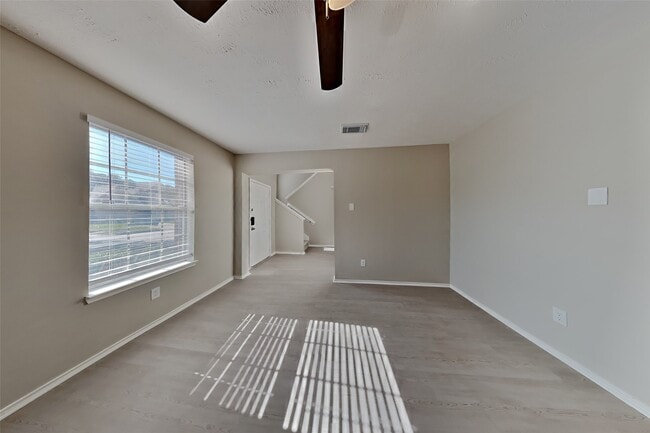 Building Photo - 18607 Twigsworth Ln