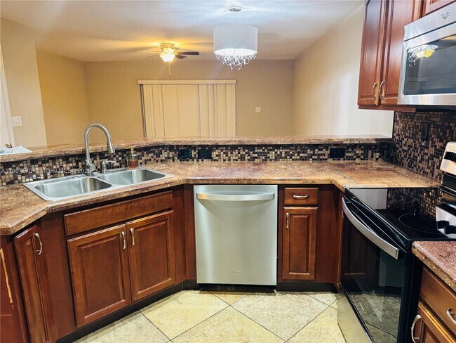 Building Photo - 9087 Chambers St