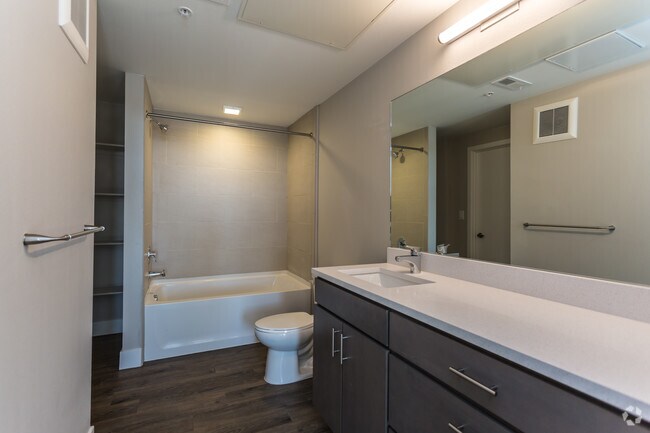 1BR, 1BA - 500 SF