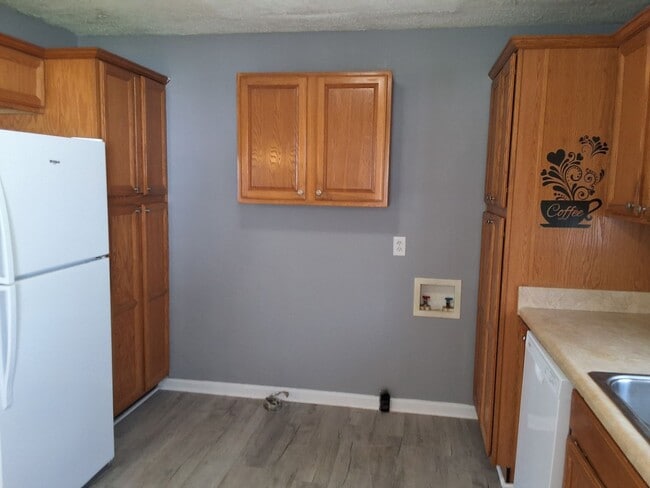 Photo - 504 Sunrise Ln