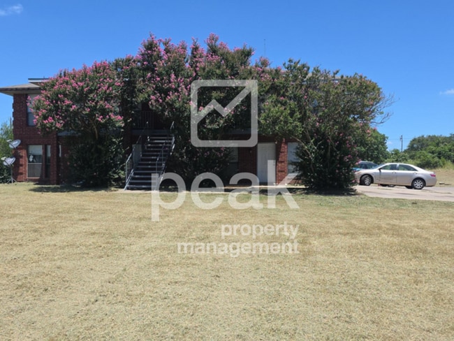 Building Photo - $1,250 2 Bed, 1 Bath for Rent in Weatherford! Rental