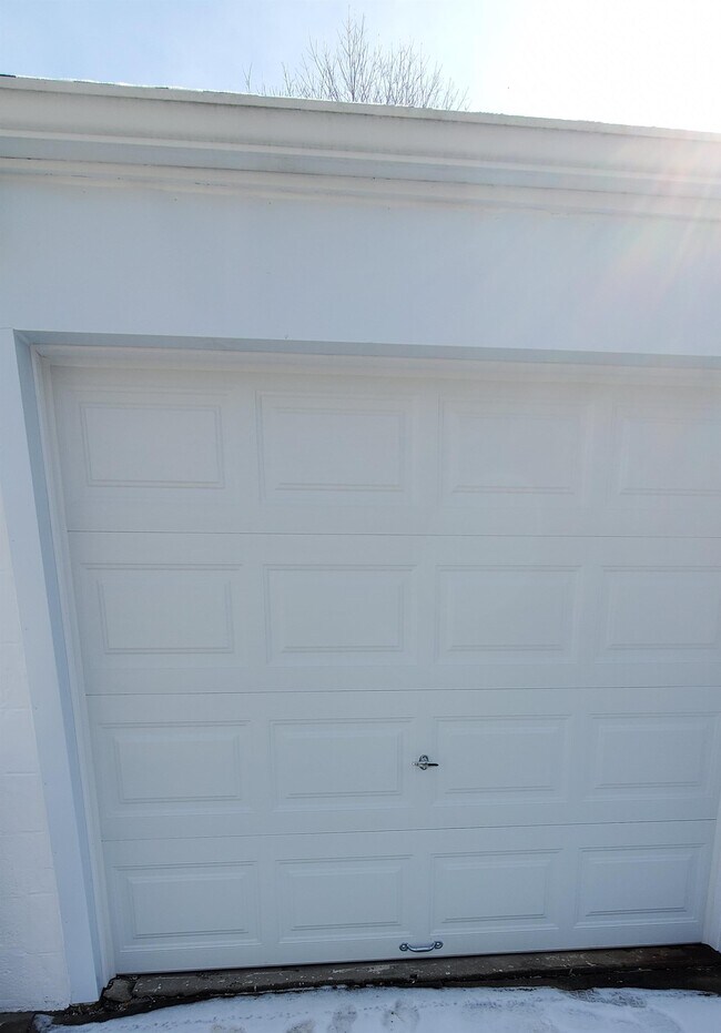 137 Adams St Unit garage 1 Apartment For Rent in Fairhaven, MA