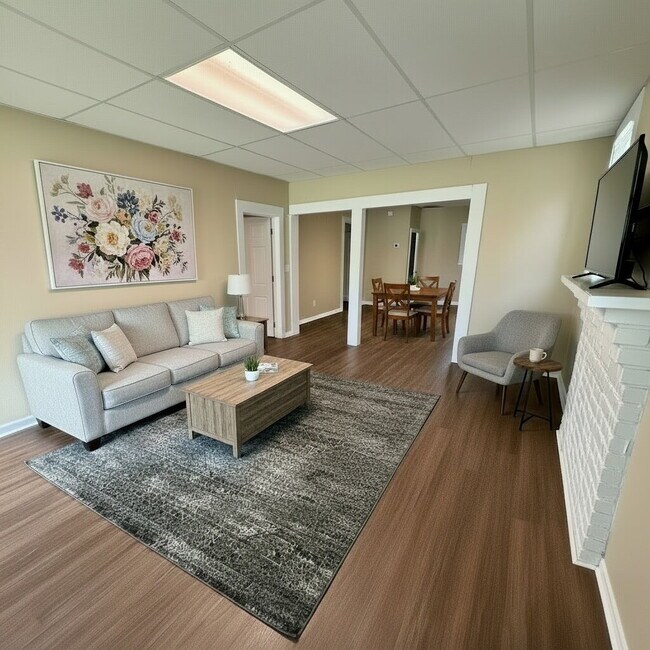 Photo - "Charming 2-Bedroom Home in Heart of Paris, TN – Cozy 1070 Sq Ft Living!"