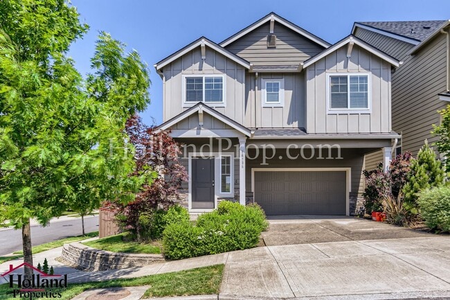 Building Photo - Beautiful, Light-Filled 4-Bedroom Home with a Charming Backyard