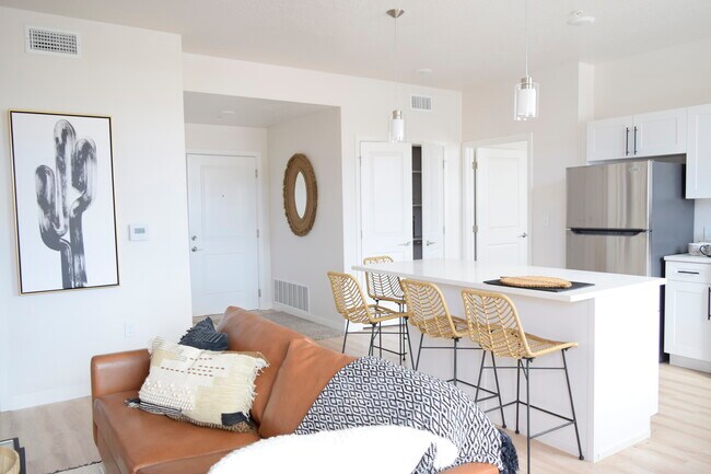 2x2 Living Room & Island