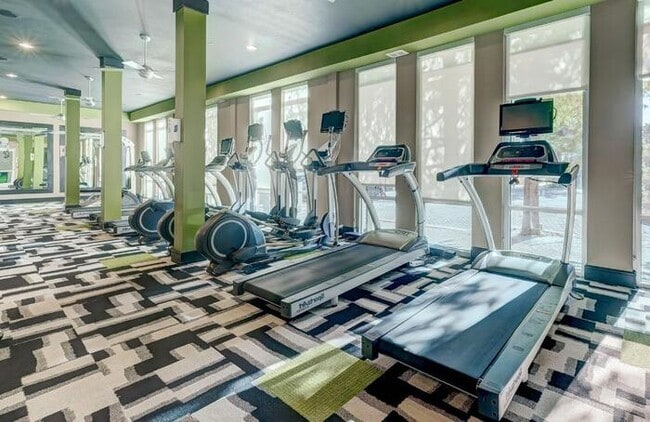 Photo - 2660 N Haskell Ave. Unidad b8