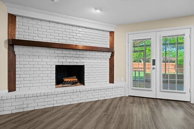 Photo - 839 Yellowstone Dr