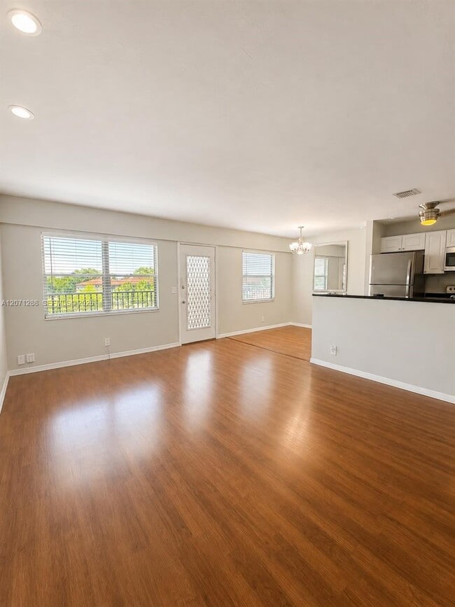 Photo - 13450 SW 3rd St Unidad 404D