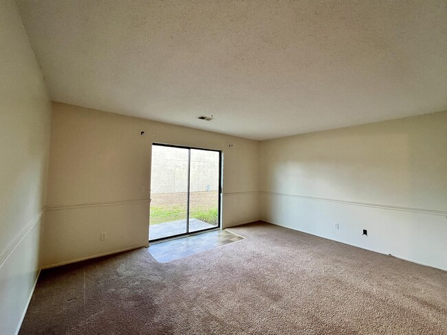 Photo - 901 Olmstead Dr