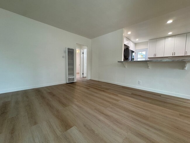 Photo - 11824 Ocean Park Blvd Unidad House
