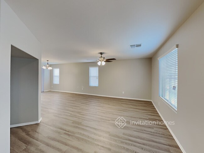 Photo - 2731 E Bart St