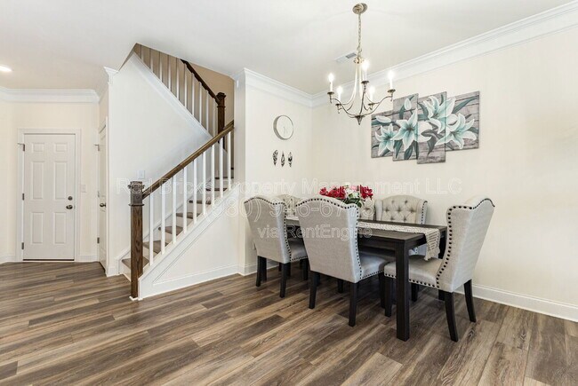 Photo - 3971 Fadden St