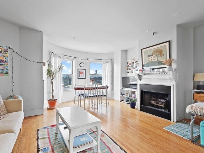 Building Photo - 492 Massachusetts Ave Unit 73