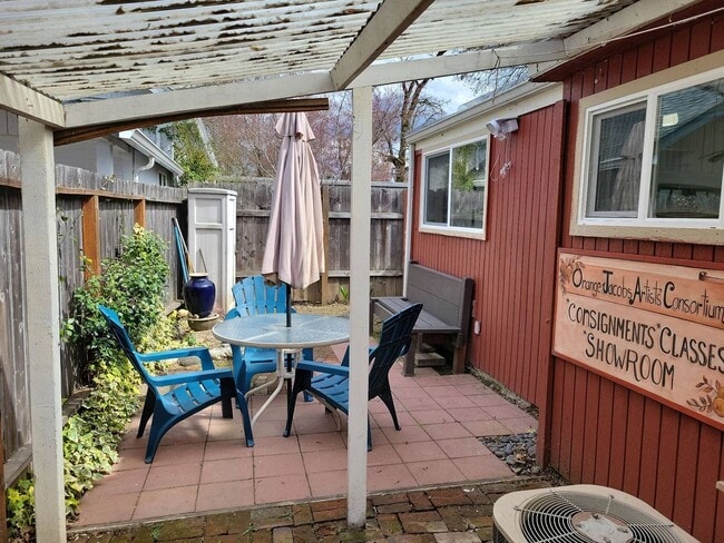 Photo - Commercial Lease Opportunity – Jacksonville, Oregon
