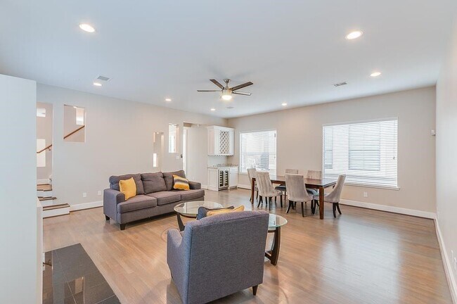 Photo - 650 Birdsall St