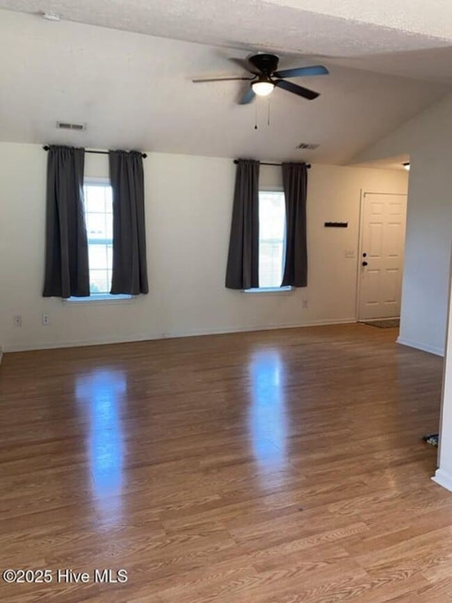 Photo - 206 Red Carnation Dr