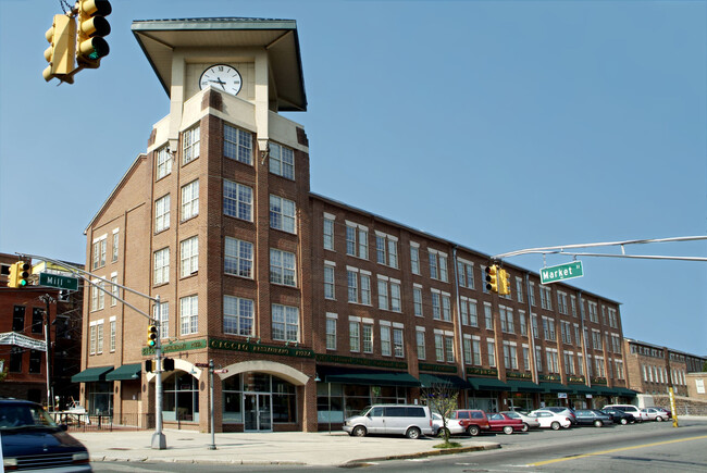Welcome to Hamilton Square at The Great Falls - Hamilton Square Residential Apartments