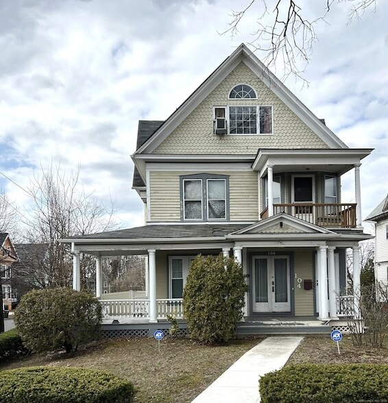 Building Photo - 104 Howard Ave Rental