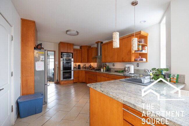 Photo - 1806 W Grand Ave Unit 3F