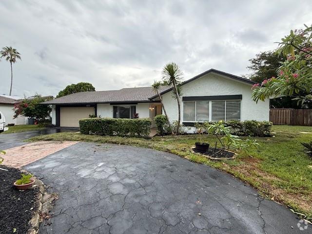 Building Photo - 9150 NW 15th St Rental