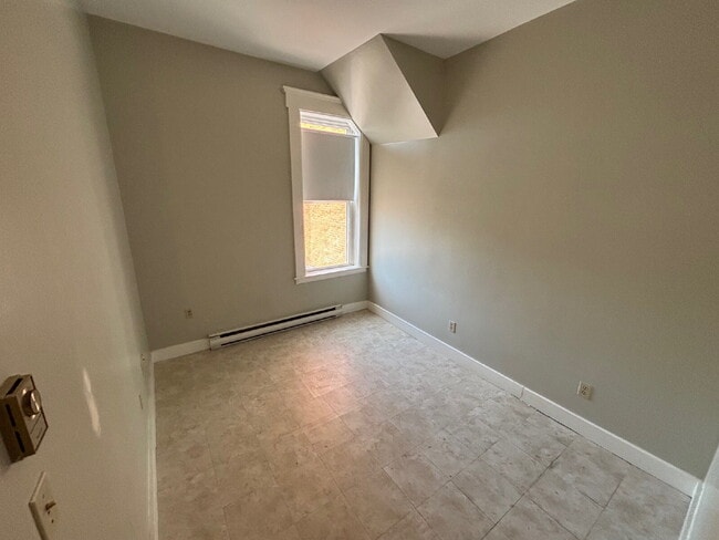 Photo - Charming Studio Apartment in the Heart of South Berwick – Great Location! Unit Apt 202