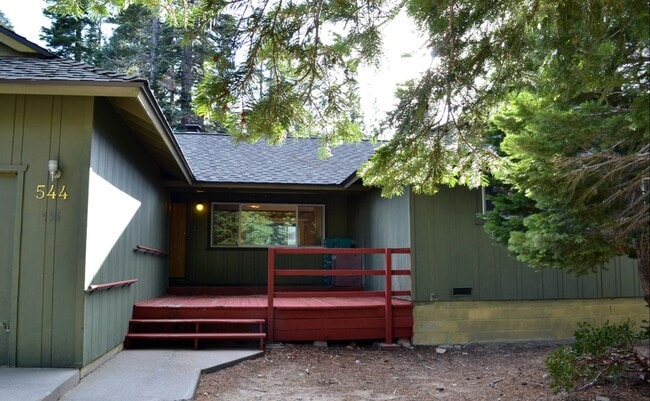 Building Photo - Quiet 3Bd home avail. for a 3-6 month seasonal lease Seasonal Lease!
