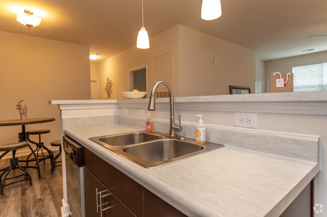 2BR,2BA