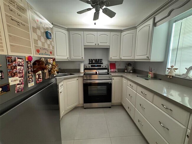 Photo - 9235 Lagoon Pl Unit 310