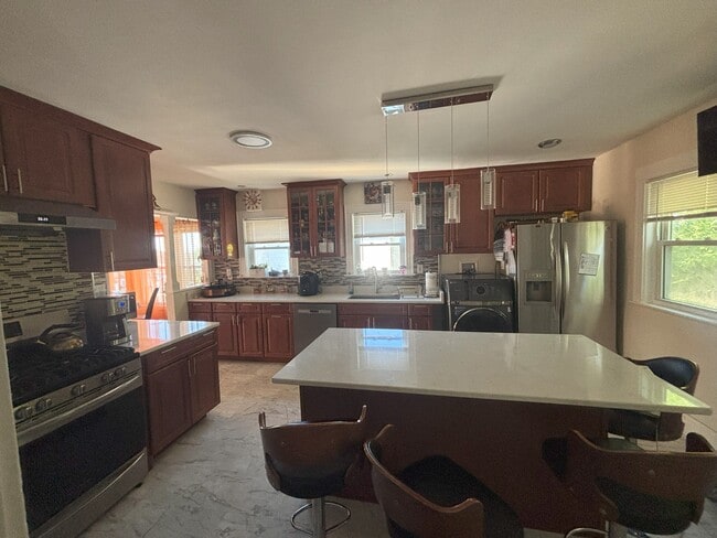 Building Photo - 88 Fellsway E Unit 2 Rental