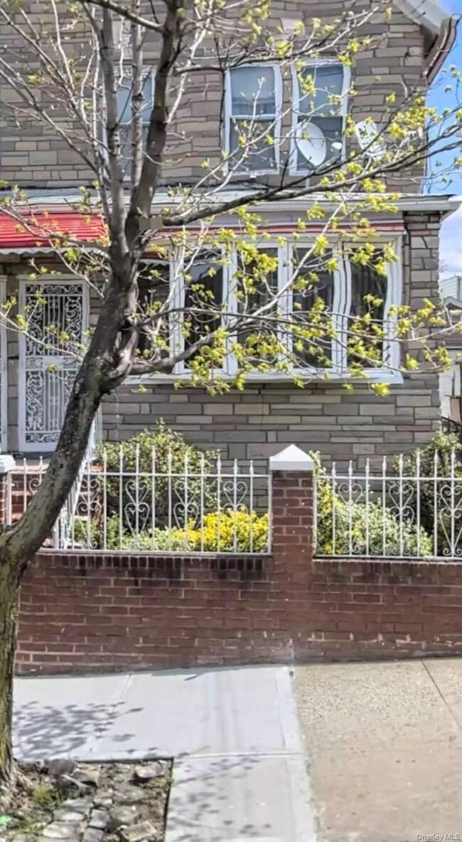 Building Photo - 31-09 102nd St