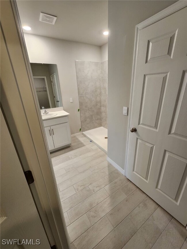 Photo - 2320 Thurlow St