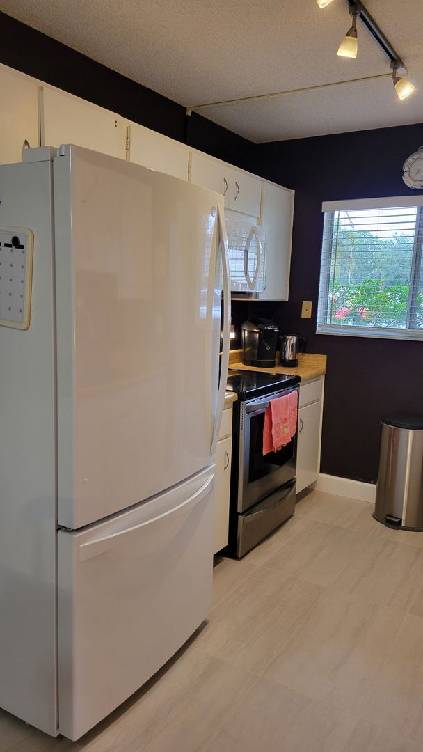Photo - Annual or short term turnkey furnished gro...