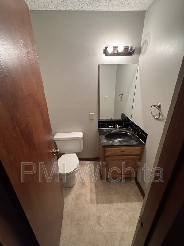 Photo - 1832 S Griffith St