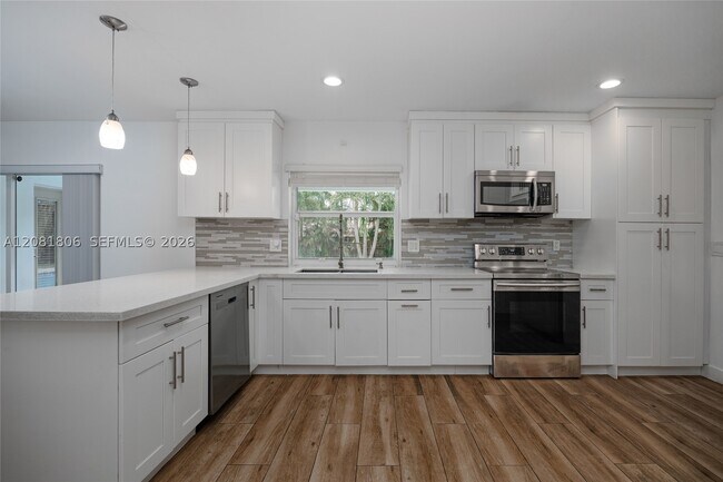 Photo - 7460 NW 7th St