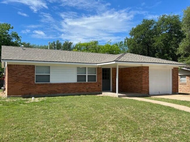 Photo - 1212 La Porte Dr